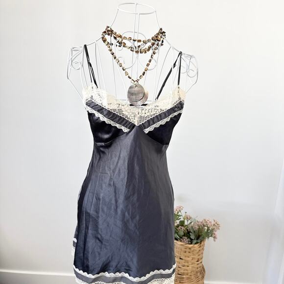 INSANE vintage y2k Victoria’s Secret Angels babydoll mini slip dress - Picture 2 of 6